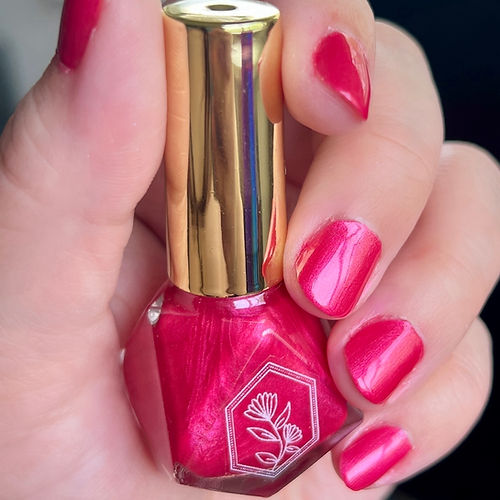 Rose Garden - Silky Rose Petal Red - Nail Polish